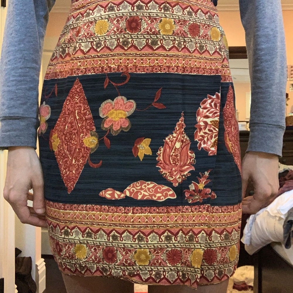 Patterned wrap skirt - Picture 3 of 5